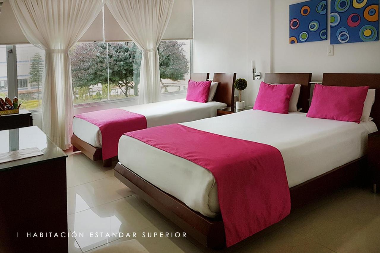Cariongo Plaza Hotel ปัมโปลนา ภายนอก รูปภาพ