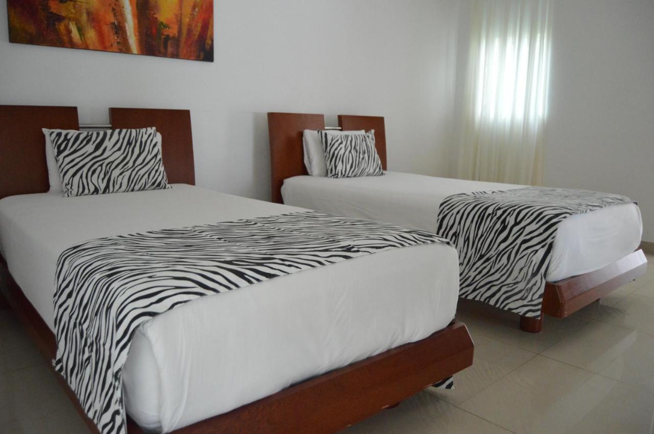 Cariongo Plaza Hotel ปัมโปลนา ภายนอก รูปภาพ