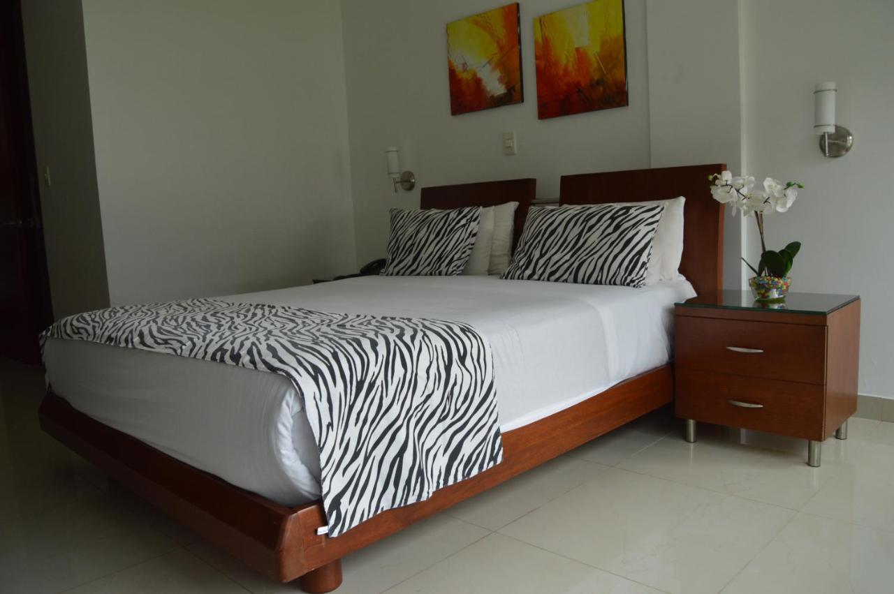 Cariongo Plaza Hotel ปัมโปลนา ภายนอก รูปภาพ