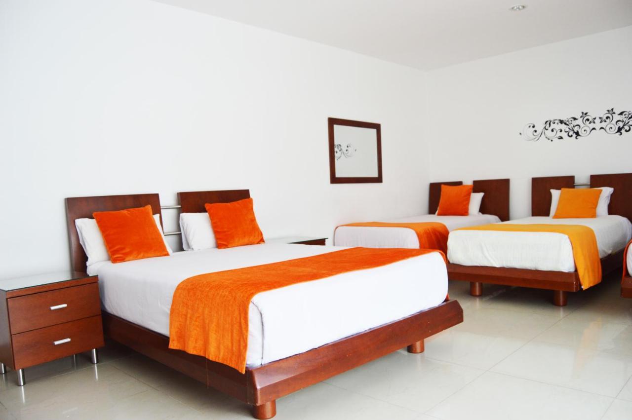 Cariongo Plaza Hotel ปัมโปลนา ภายนอก รูปภาพ