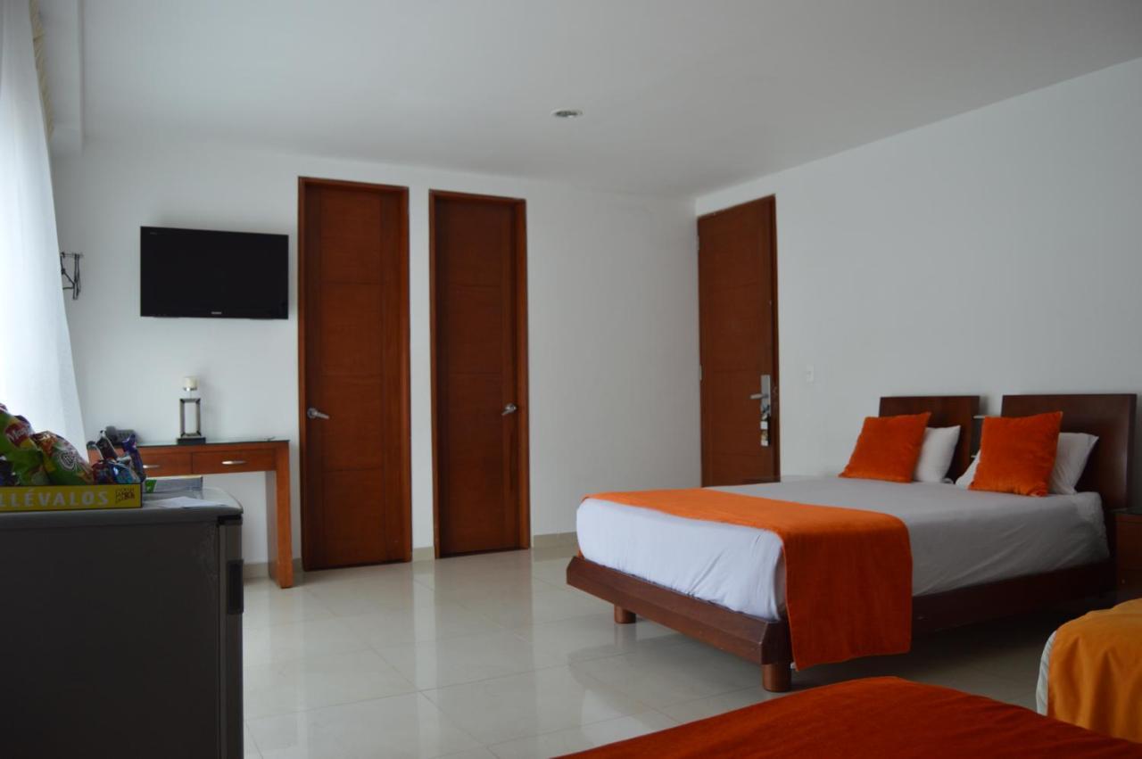 Cariongo Plaza Hotel ปัมโปลนา ภายนอก รูปภาพ