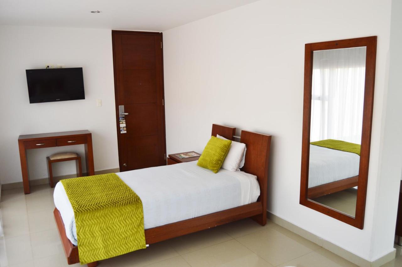 Cariongo Plaza Hotel ปัมโปลนา ภายนอก รูปภาพ